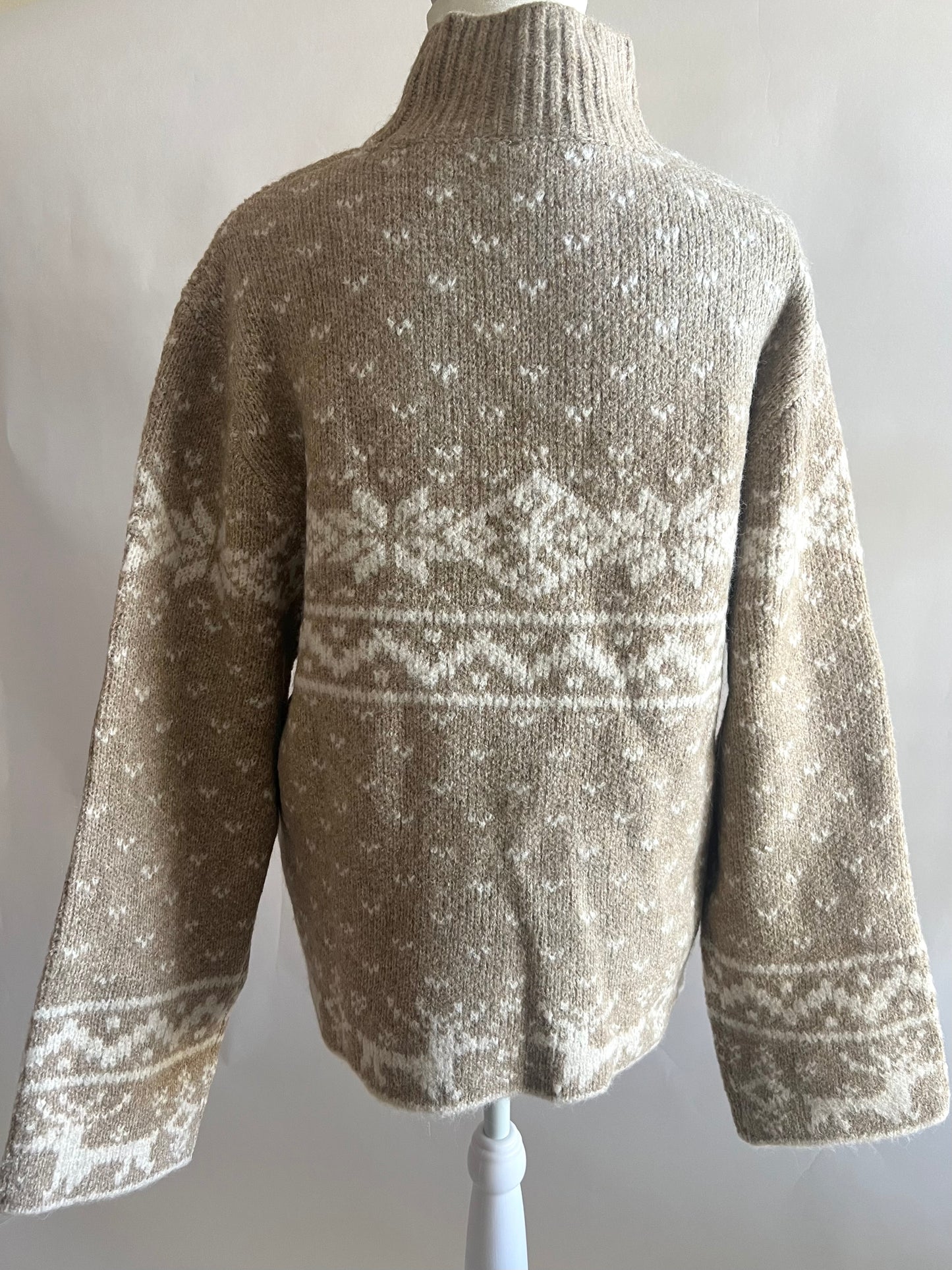 WINTER DREAMS SWEATER