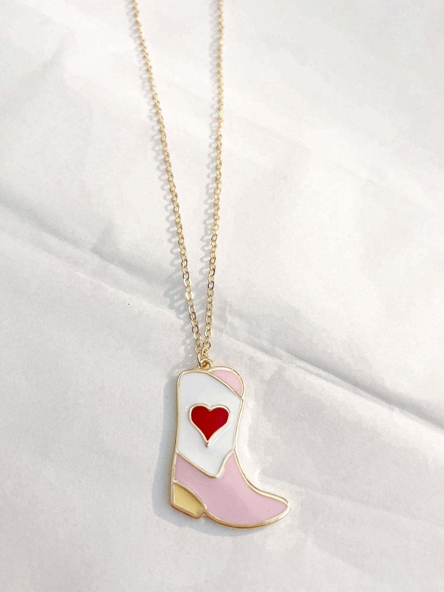 COUNTRY AT HEART NECKLACE