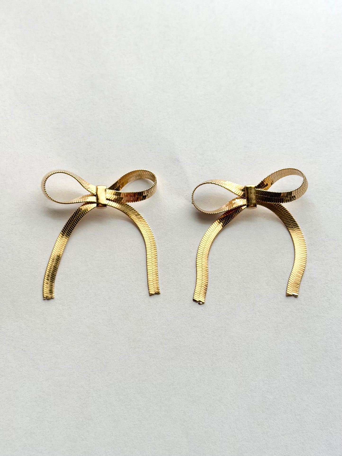 BOW EARRINGS