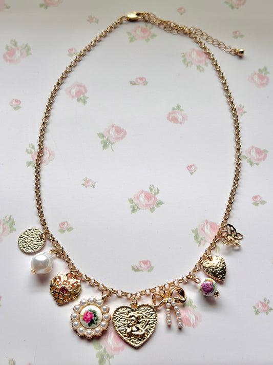 BLOOMING ROSES NECKLACE
