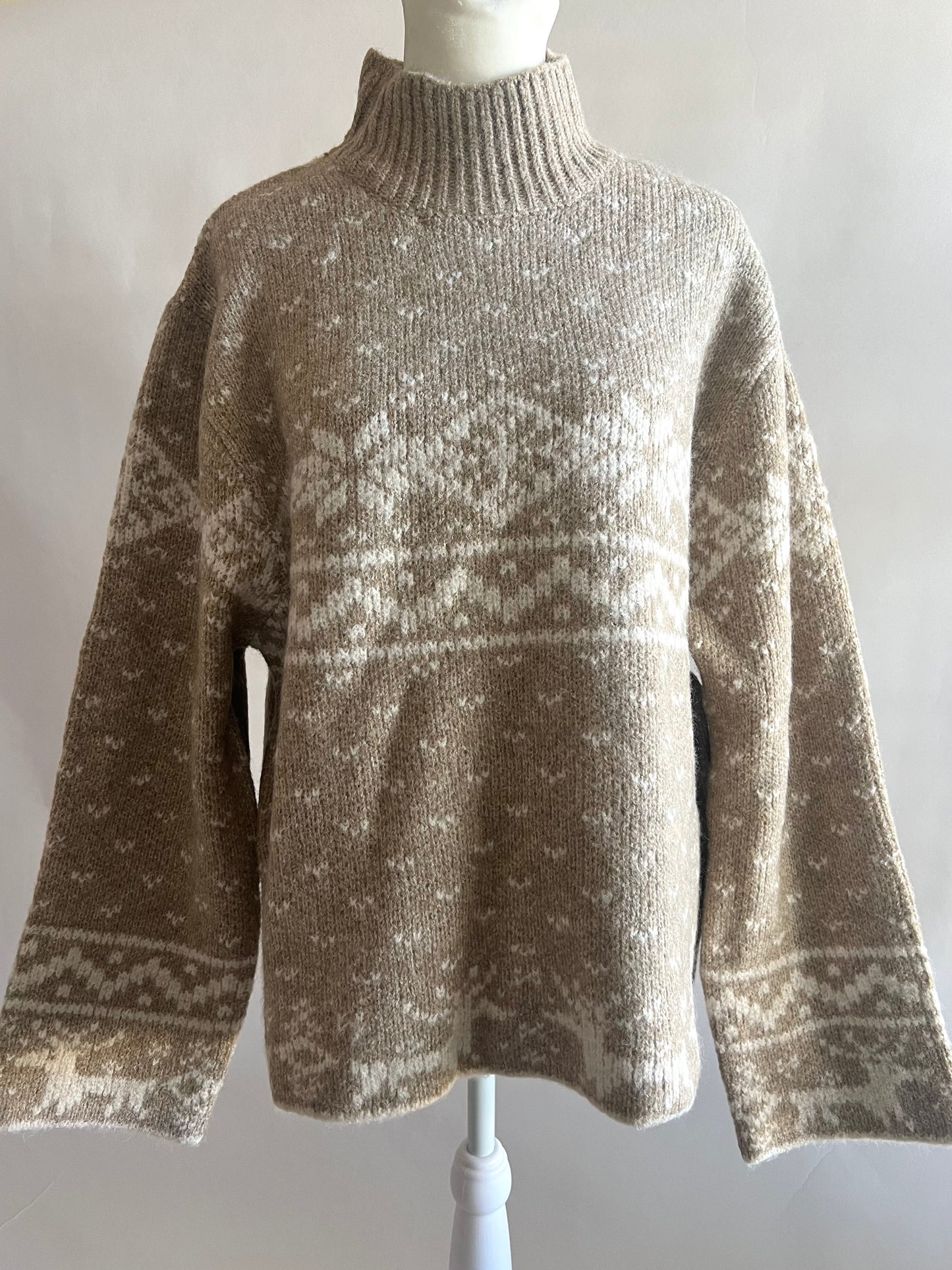 WINTER DREAMS SWEATER