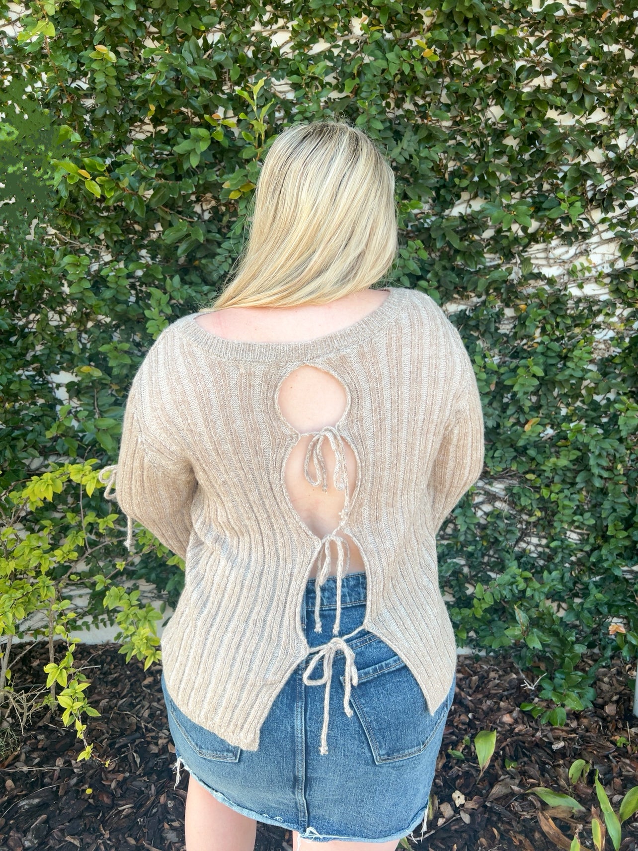 MOCHA SWEATER